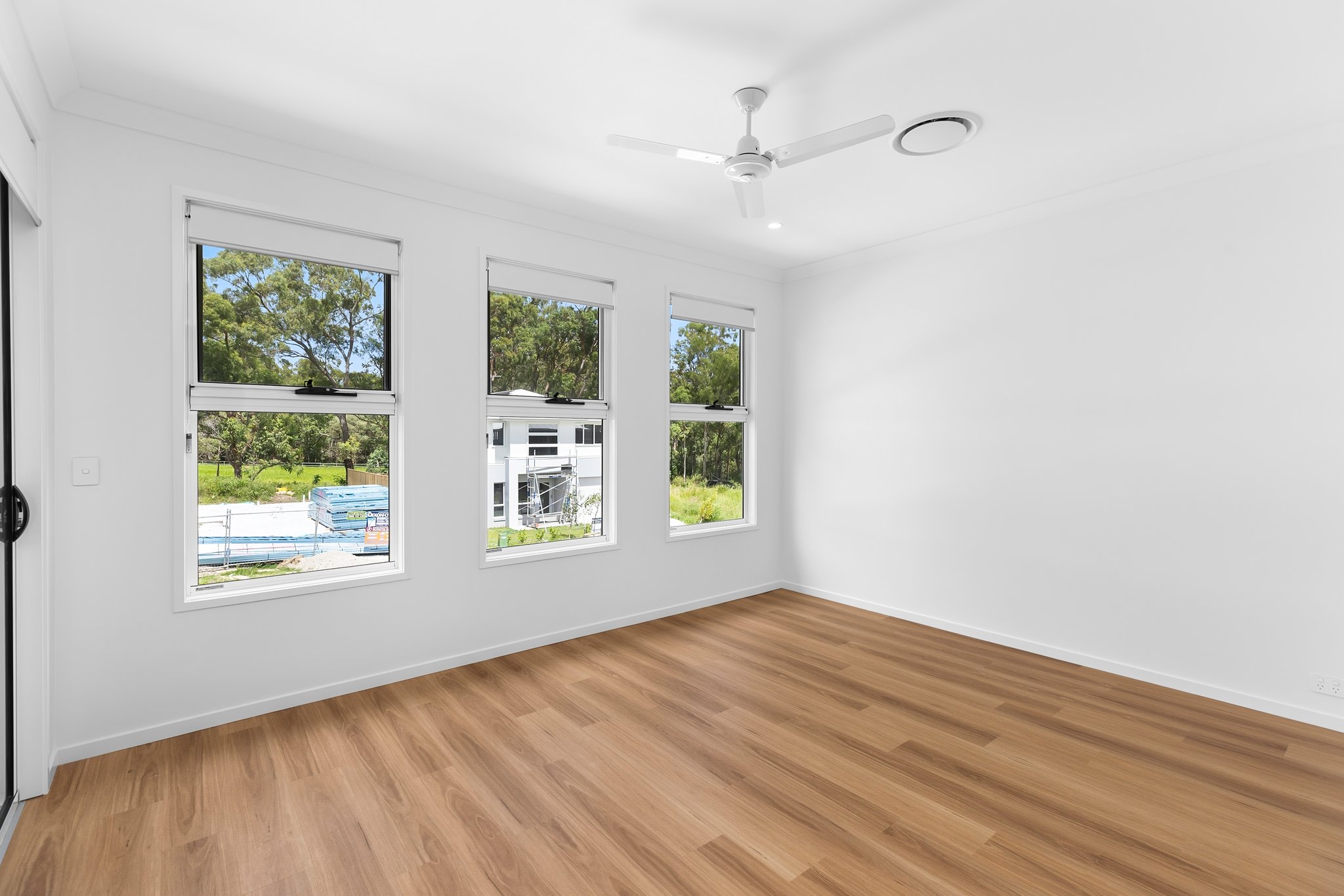 4-web-or-mls-33-prahan-cres