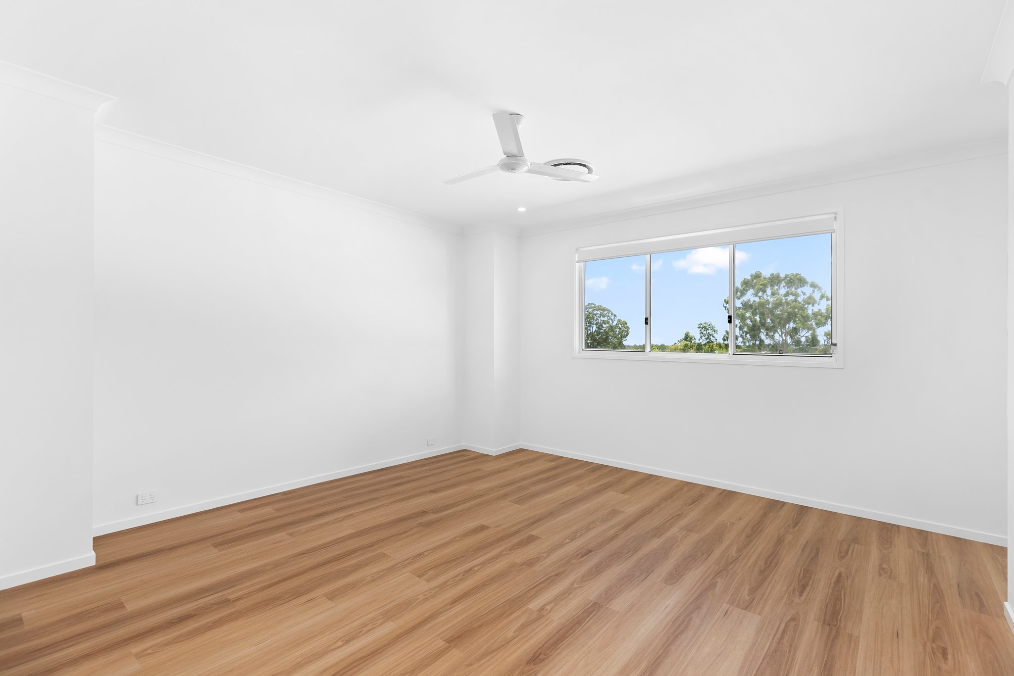 6-web-or-mls-33-prahan-cres